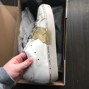 NEW GOLDEN GOOSE SNEAKERS